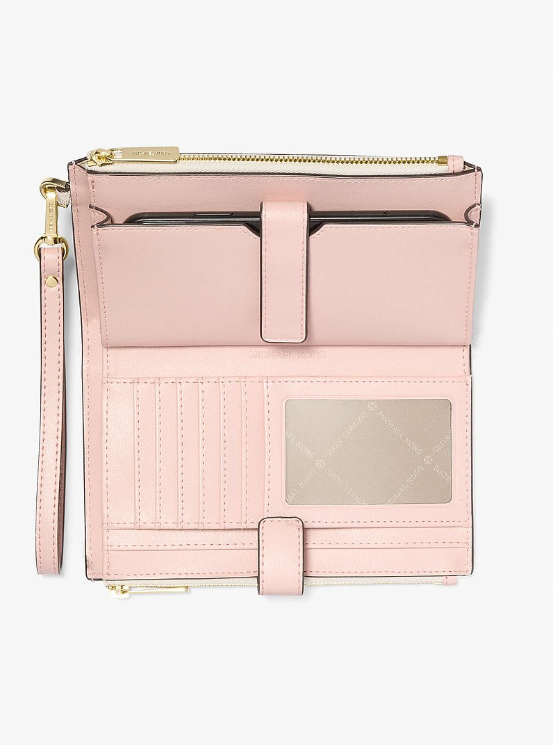 Carteira para Celular Michael Kors Jet Set Travel Signature Logo Smartphone Wallet, Lona com Logo Signature, cor Powder Blush Multicolor, vista lateral | Original Exports