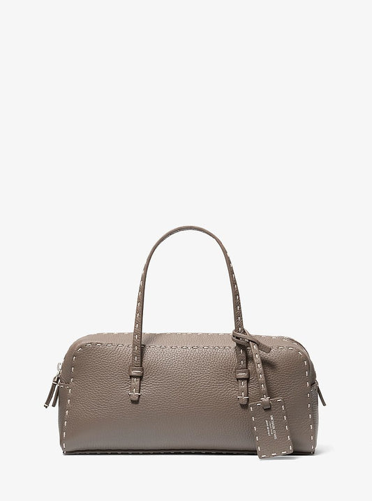 Michael Kors Roberta Hand-Stitched Pebbled Leather Satchel | Limited Edition — Made in Italy en Mocha — vista frontal | Original Export