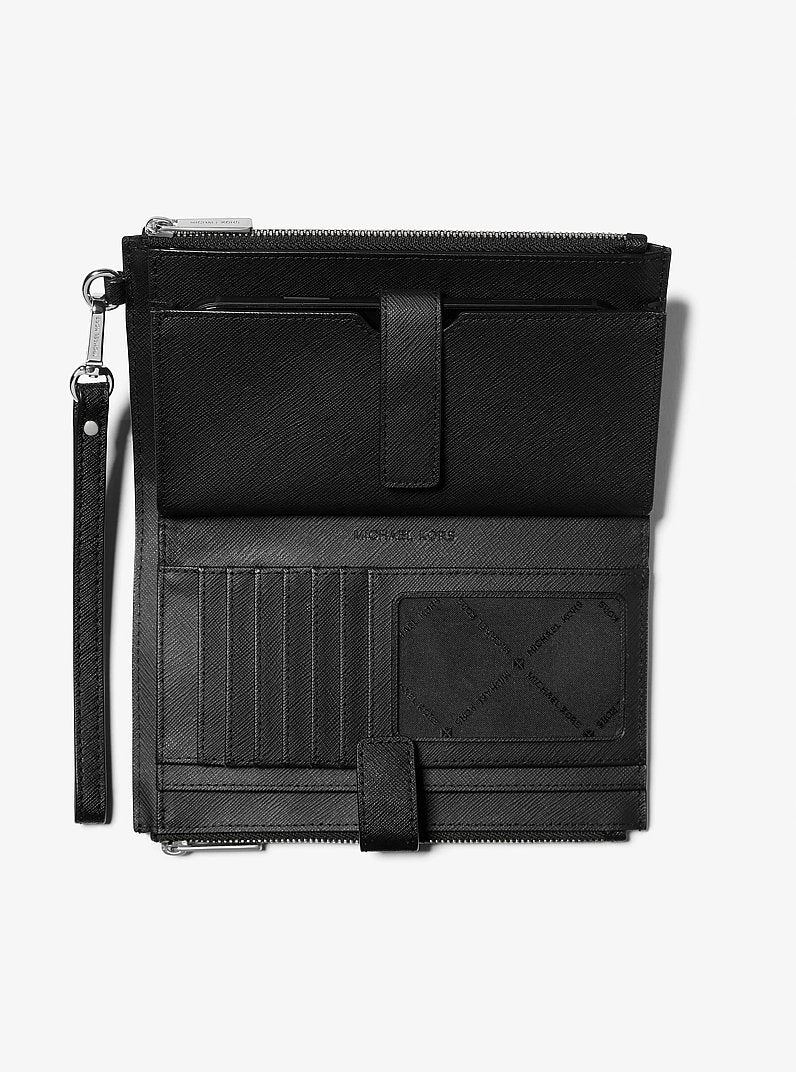Carteira de Pulso para Celular Michael Kors Jet Set Large Leather Smartphone Wristlet Wallet, Couro Saffiano, cor Preto, vista lateral | Original Exports