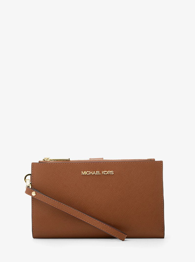 Carteira de Pulso para Celular Michael Kors Jet Set Large Leather Smartphone Wristlet Wallet, Couro Saffiano, cor Luggage (Castanho Claro), vista frontal | Original Exports