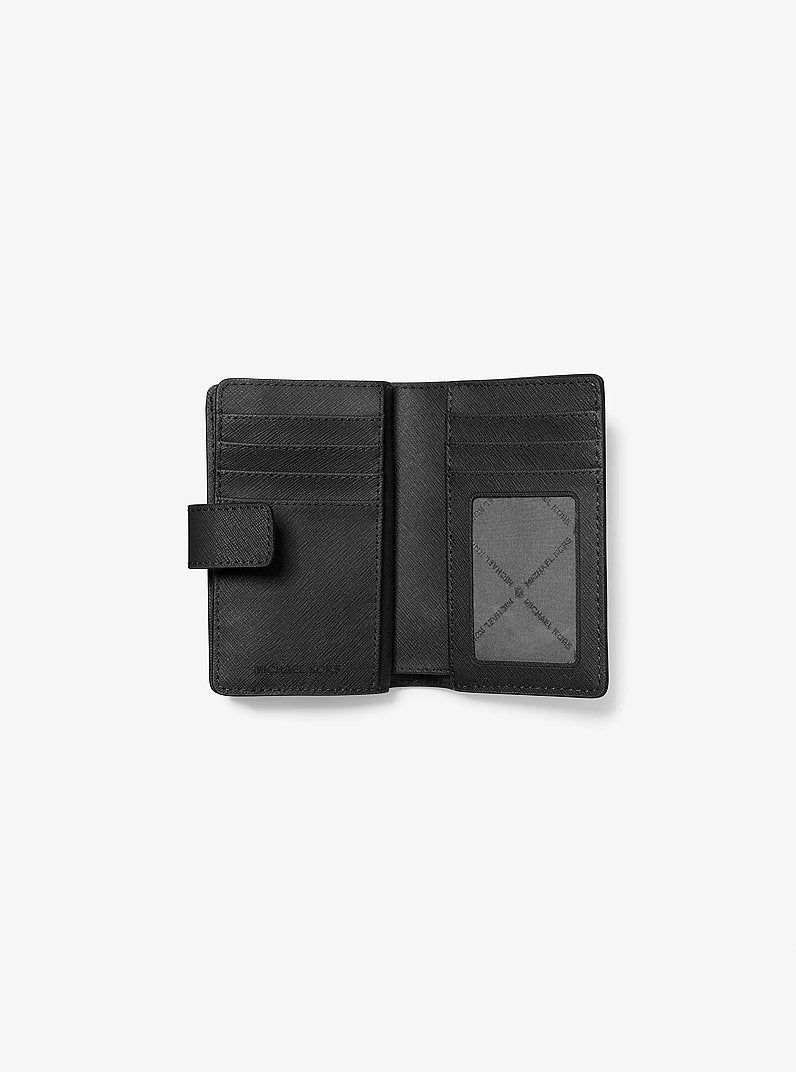 Carteira Michael Kors Medium Saffiano Leather Wallet, Couro Saffiano, cor Preto, vista lateral | Original Exports