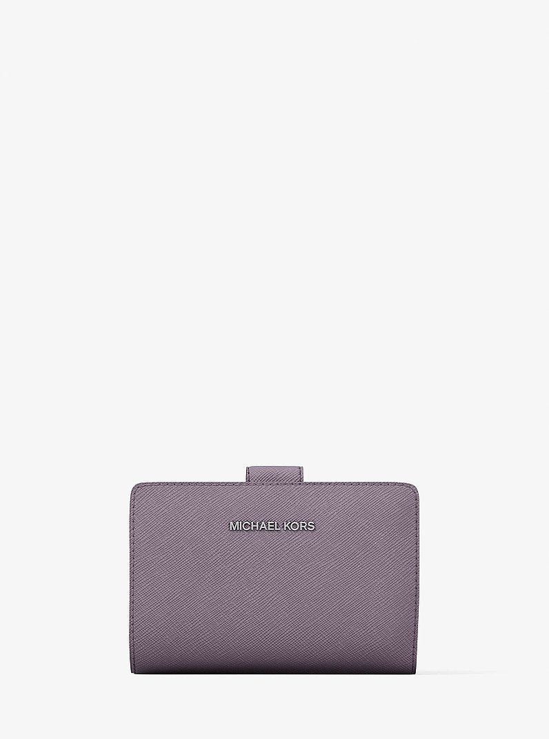Carteira Michael Kors Medium Saffiano Leather Wallet, Couro Saffiano, cor Lilás, vista frontal | Original Exports