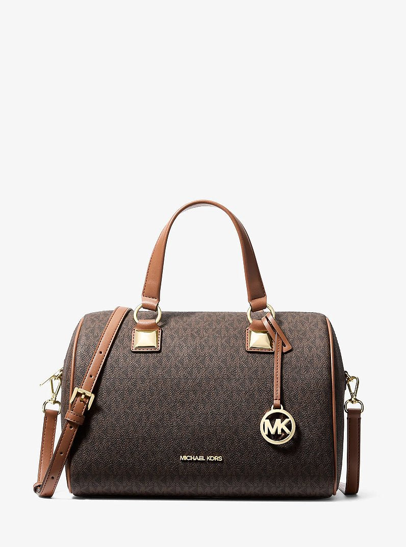 Bolsa Michael Kors Grayson Medium Signature Logo Duffel Bag, Lona com Logo Signature, cor Marrom, vista frontal | Original Exports