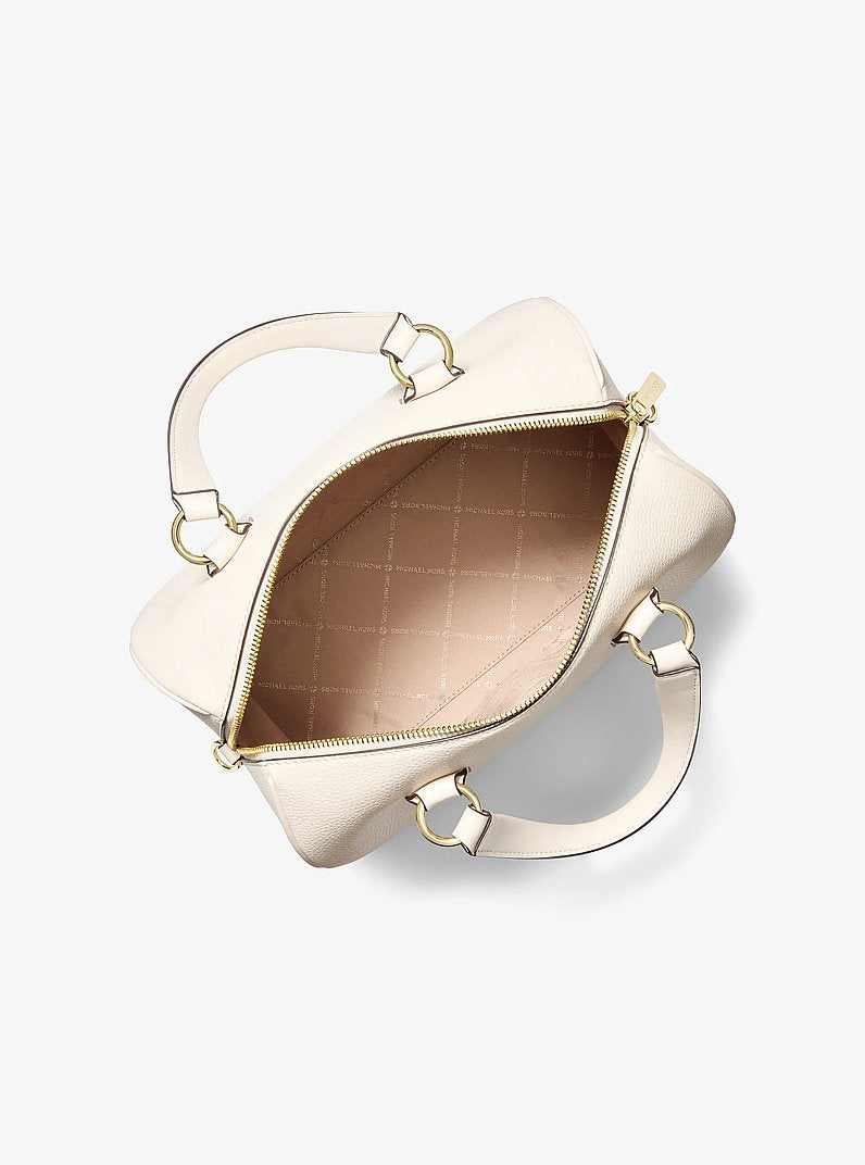Bolsa Michael Kors Grayson Medium Pebbled Leather Duffel Bag, Couro Pebbled, cor Creme Claro, vista lateral | Original Exports