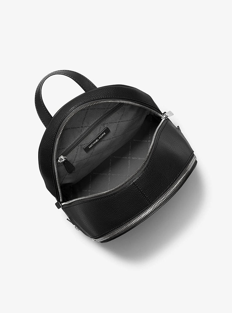 Mochila Michael Kors Rhea Medium Pebbled Leather Backpack, Couro Pebbled, cor Preto, vista lateral | Original Exports