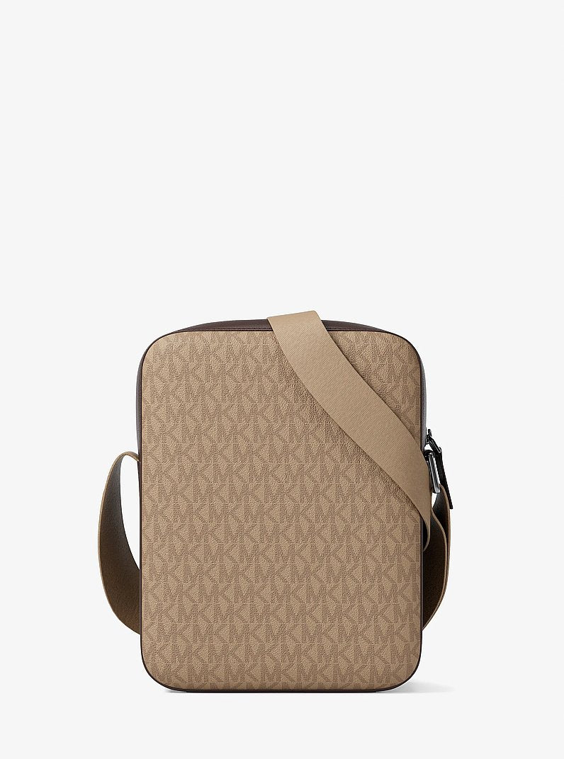 Bolsa Michael Kors Cooper Signature Logo Flight Bag, Lona com Logo Signature, cor Camel, vista adicional 5 | Original Exports