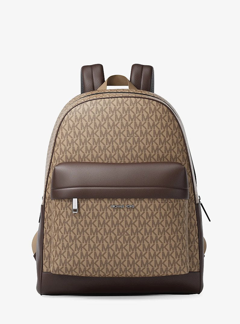 Mochila Michael Kors Pacey Medium Signature Logo Backpack, Lona com Logo Signature, cor Camel, vista frontal | Original Exports