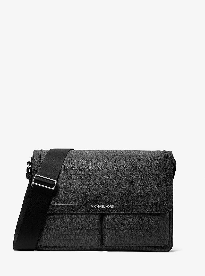 Bolsa Michael Kors Pacey Medium Signature Logo Messenger Bag, Lona com Logo Signature, cor Preto, vista frontal | Original Exports