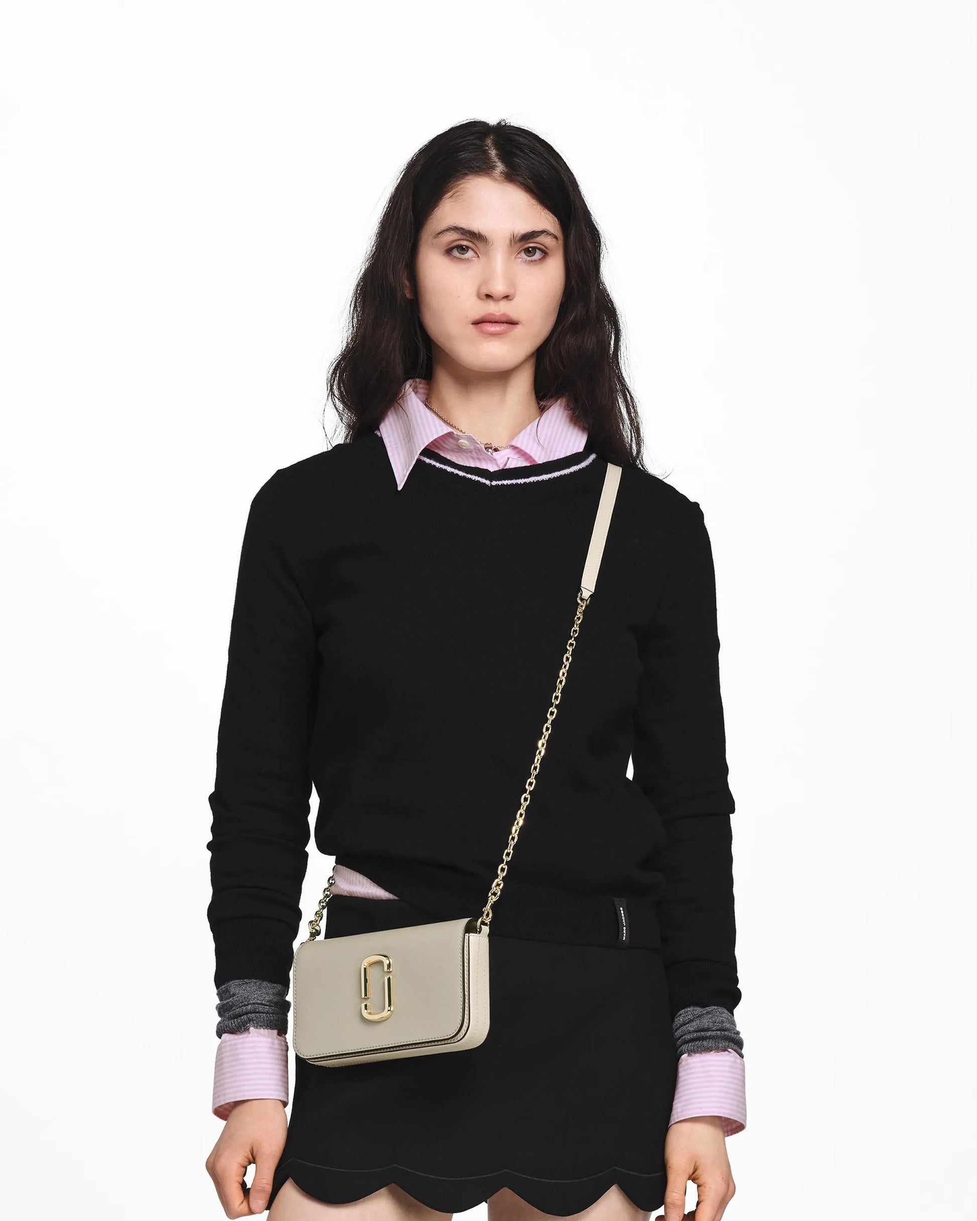 Bolsa Marc Jacobs The Snapshot Wallet On Chain, Couro Saffiano Legítimo, cor Cinza Poeira Multicolor, vista lateral | Original Exports