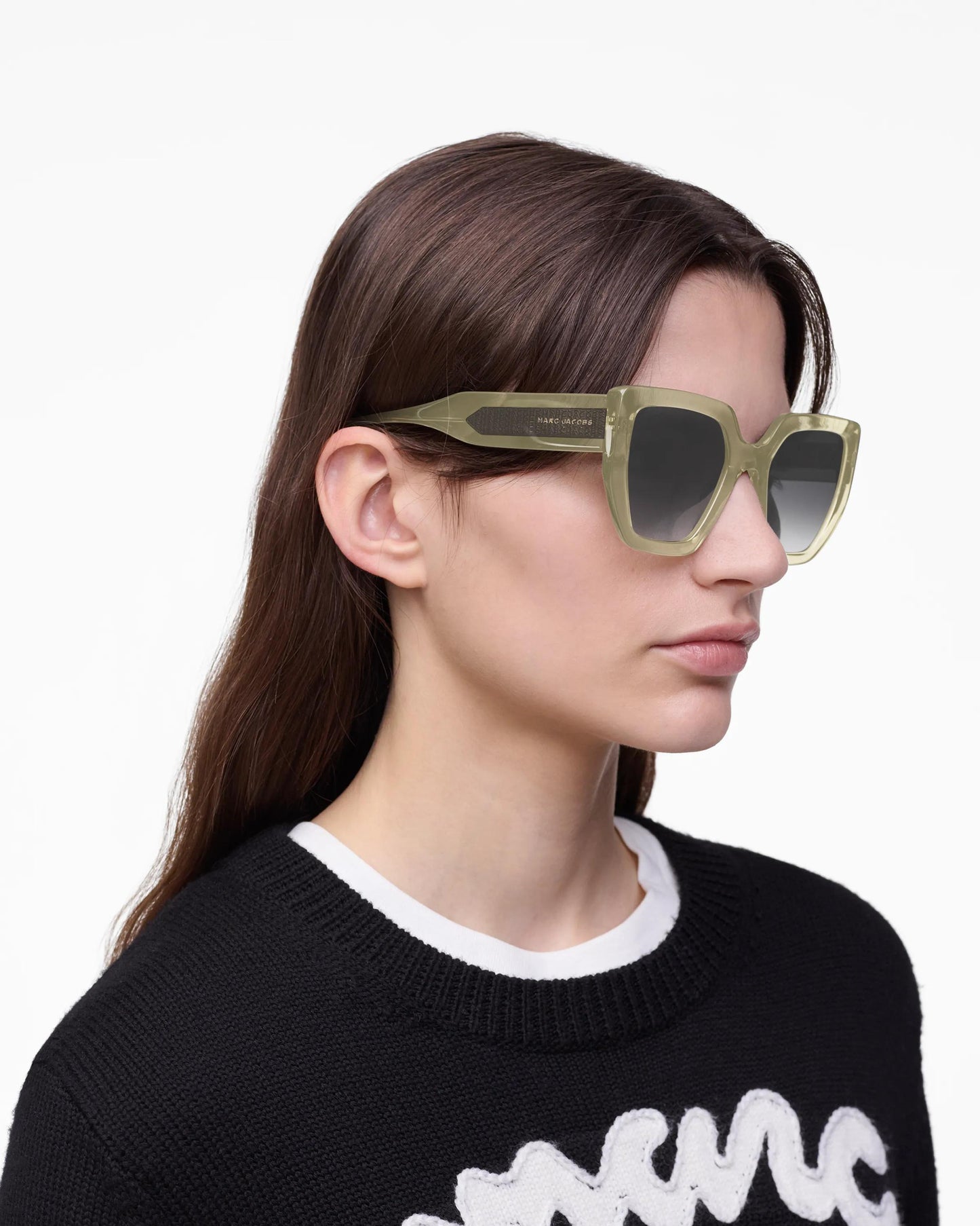 Óculos de Sol Marc Jacobs The J Marc Square Sunglasses, Acetato, cor Verde Oliva, vista lateral | Original Exports