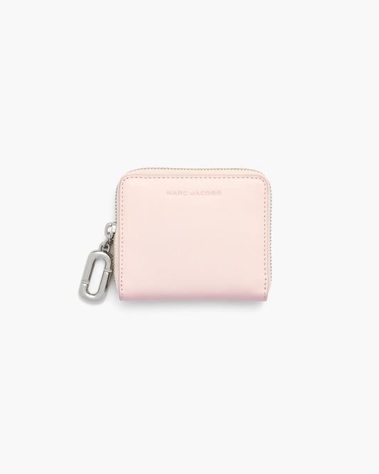 Carteira Marc Jacobs Scene Slim Compact Wallet, Couro Legítimo Liso, cor Rosa Pó, vista frontal | Original Exports