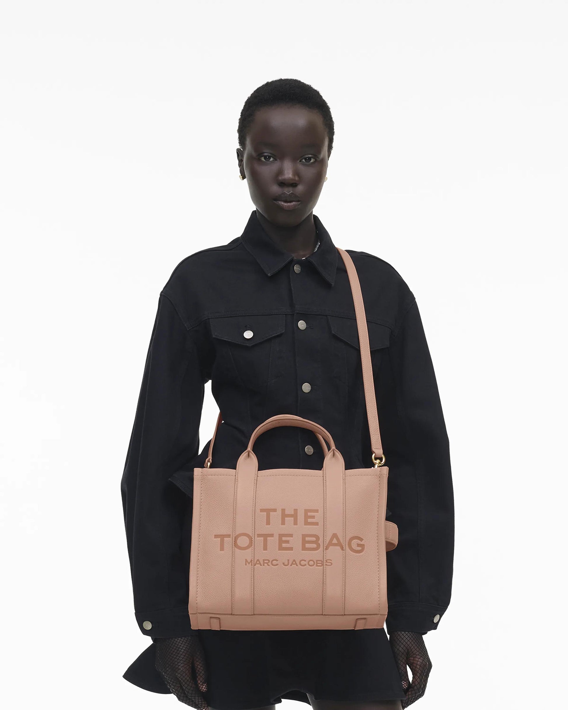 Bolsa Marc Jacobs The Leather Medium Tote Bag, Couro Legítimo, cor Rosé, vista lateral | Original Exports