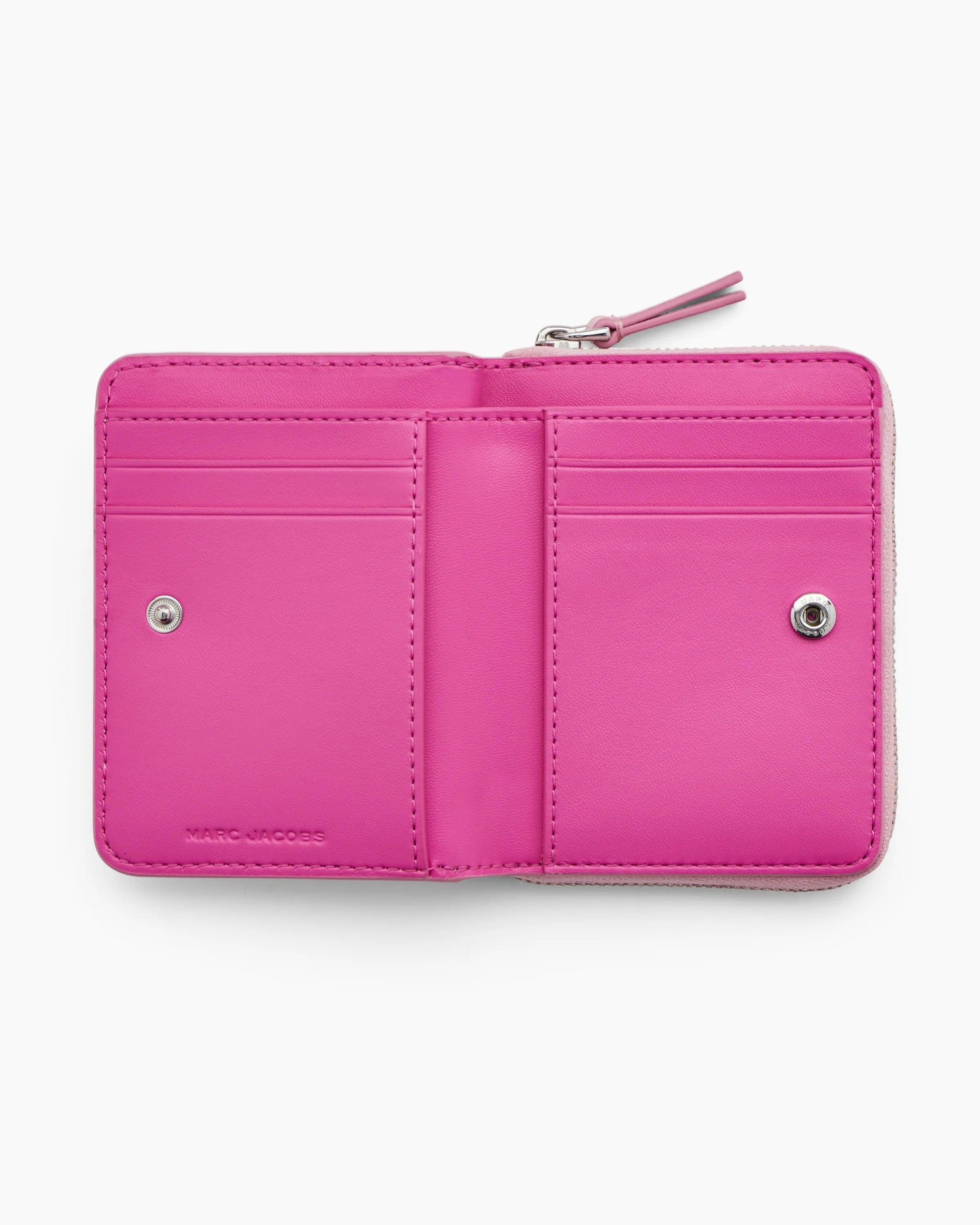 Carteira Marc Jacobs The Leather Mini Compact Wallet, Couro Legítimo, cor Rosa Fita, vista lateral | Original Exports