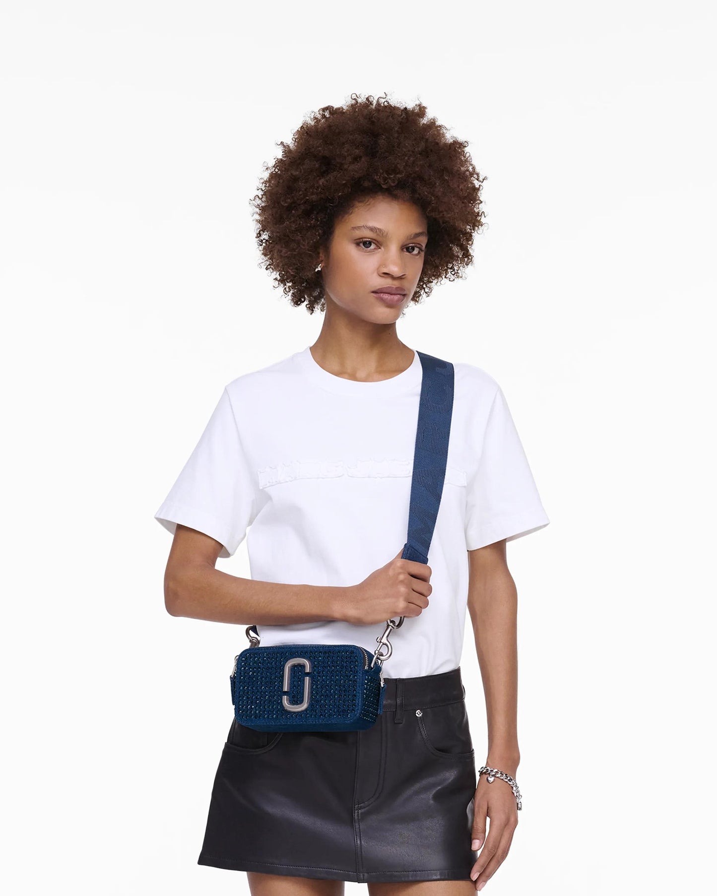 Bolsa Marc Jacobs The Crystal Denim Snapshot, Jeans com aplicação de cristais, cor Jeans Escuro com Cristais, vista lateral | Original Exports