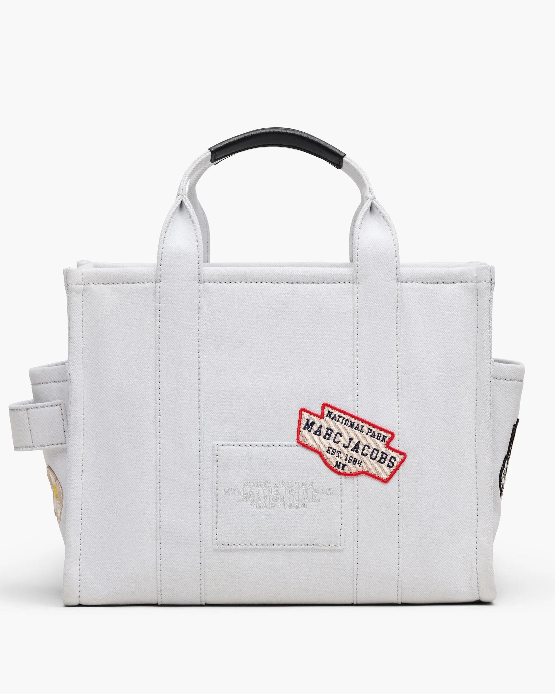 Bolsa Marc Jacobs The Camp Patchwork Denim Medium Tote Bag, Jeans com patchwork, cor Jeans Claro, detalhe do material | Original Exports