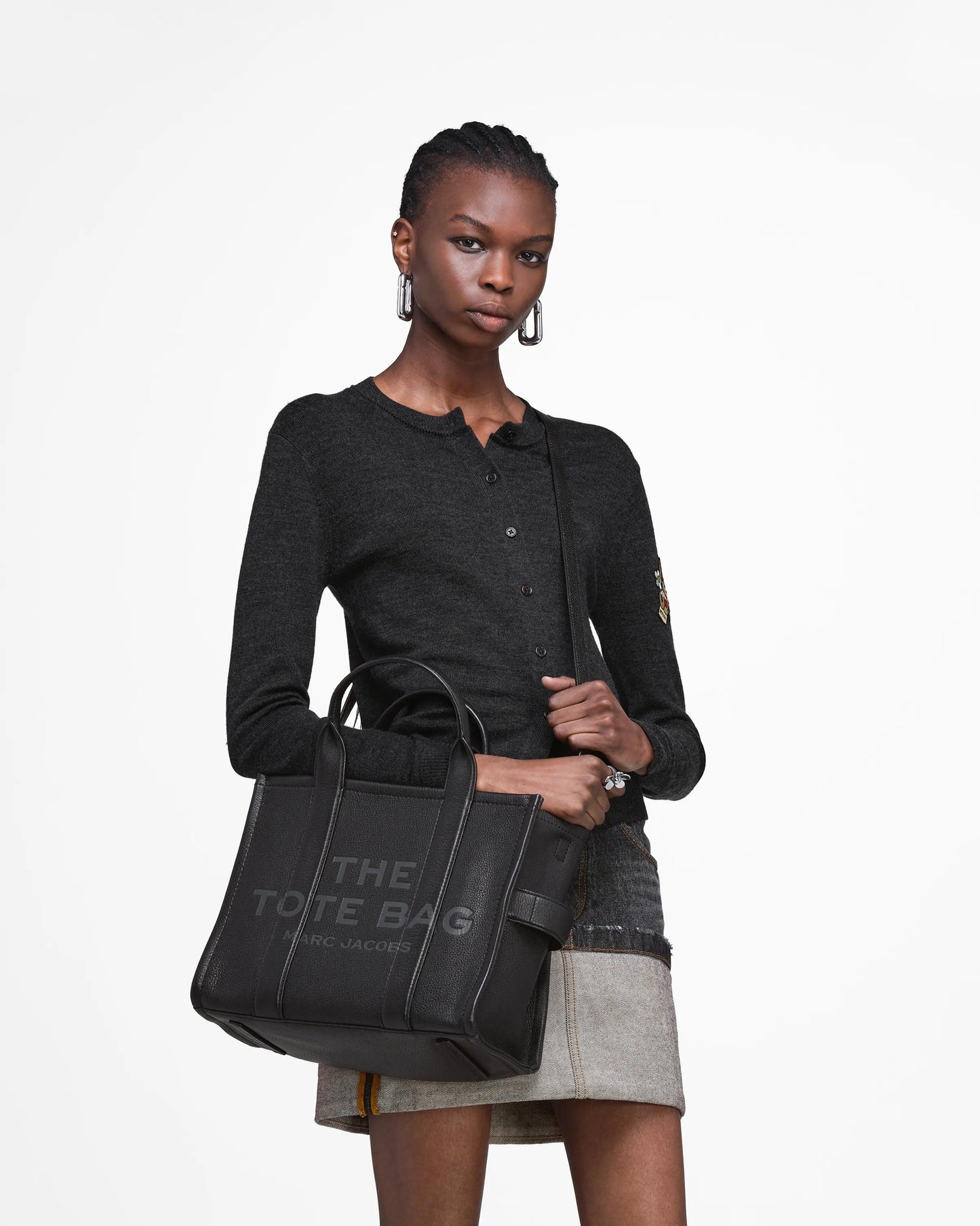 Bolsa Marc Jacobs The Leather Medium Tote Bag, Couro Legítimo, cor Preto, vista lateral | Original Exports