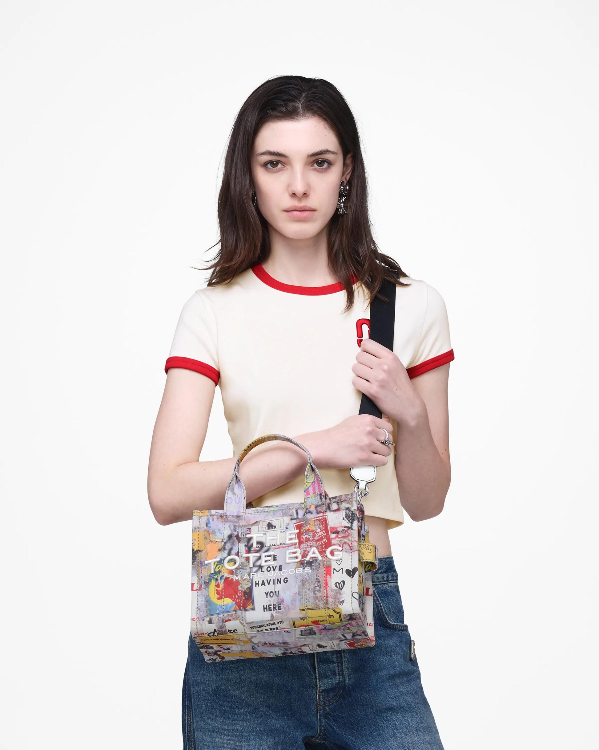 Bolsa Marc Jacobs The Pop Americana Canvas Small Tote Bag, Lona de Algodão estampada, cor Branco Multicolor, vista lateral | Original Exports