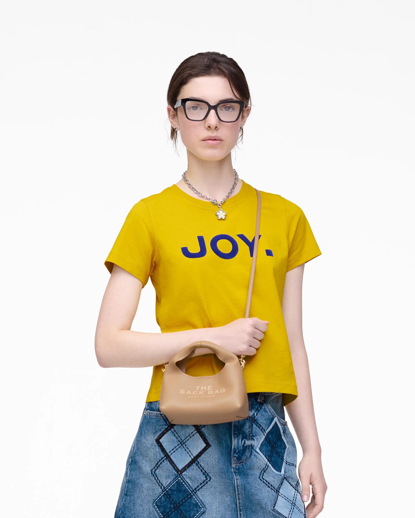 Bolsa Marc Jacobs The Micro Crossbody Sack Bag, Couro Legítimo, cor Camelo, vista lateral | Original Exports