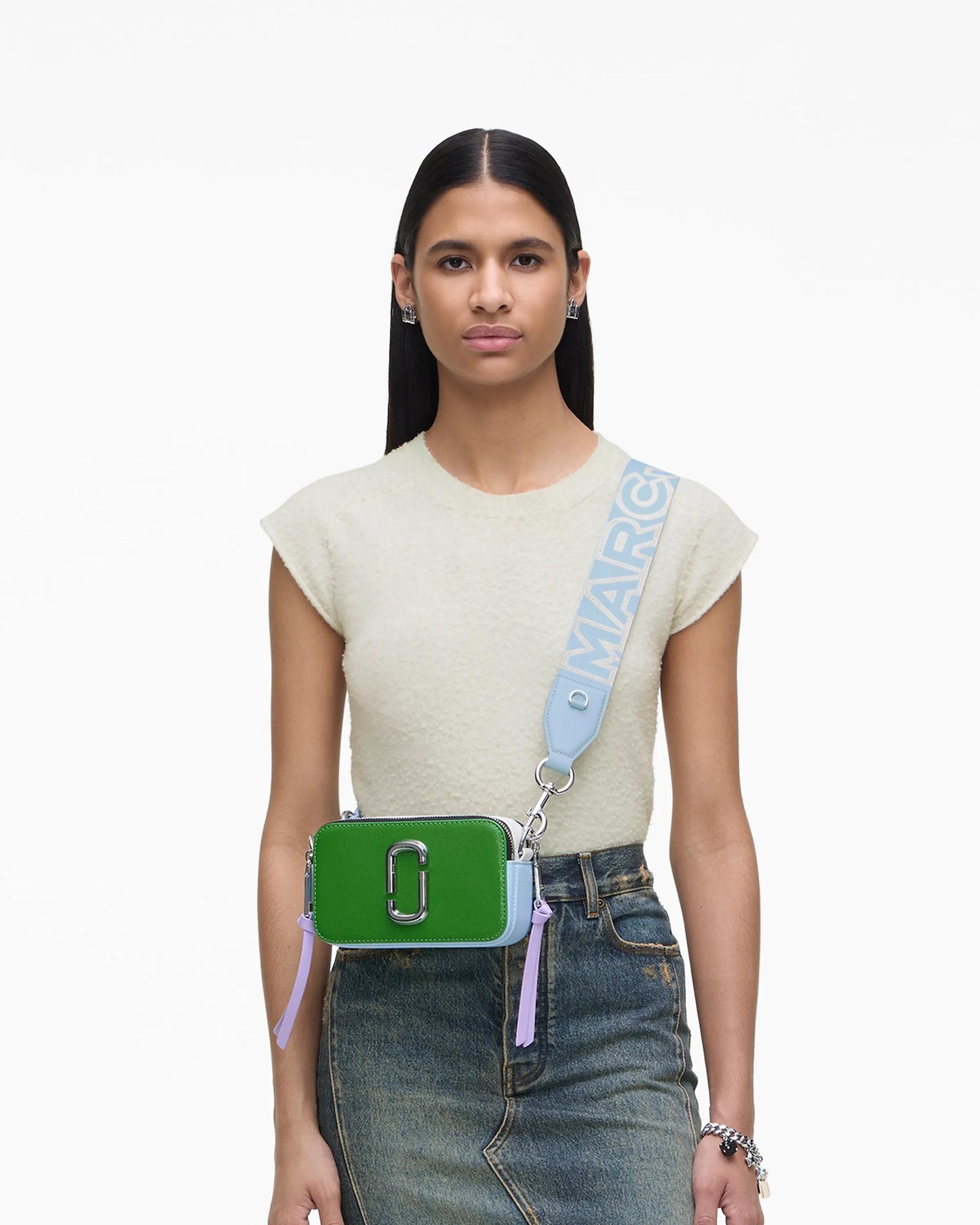 Bolsa Marc Jacobs The Snapshot Jacquard, Tecido Jacquard Estampado, cor Verde Kiwi Multicolor, vista lateral | Original Exports