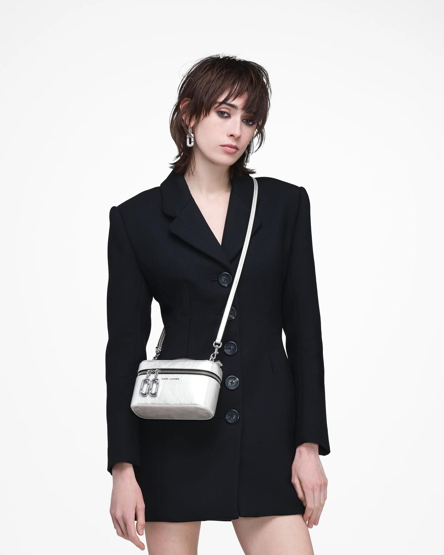 Bolsa Marc Jacobs Scene Vanity Bag In Metallic, Couro Metálico, cor Prata, vista lateral | Original Exports