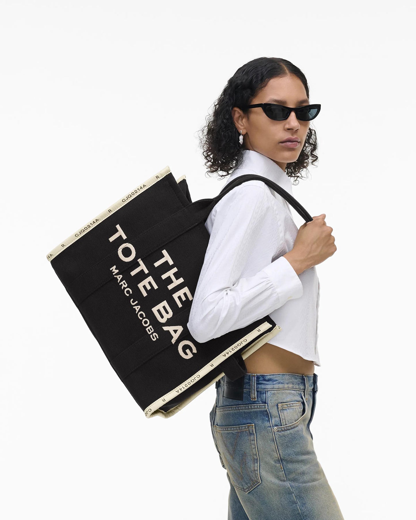 Bolsa Marc Jacobs The Jacquard Large Tote Bag, Jacquard Tecido de Luxo, cor Preto, vista lateral | Original Exports
