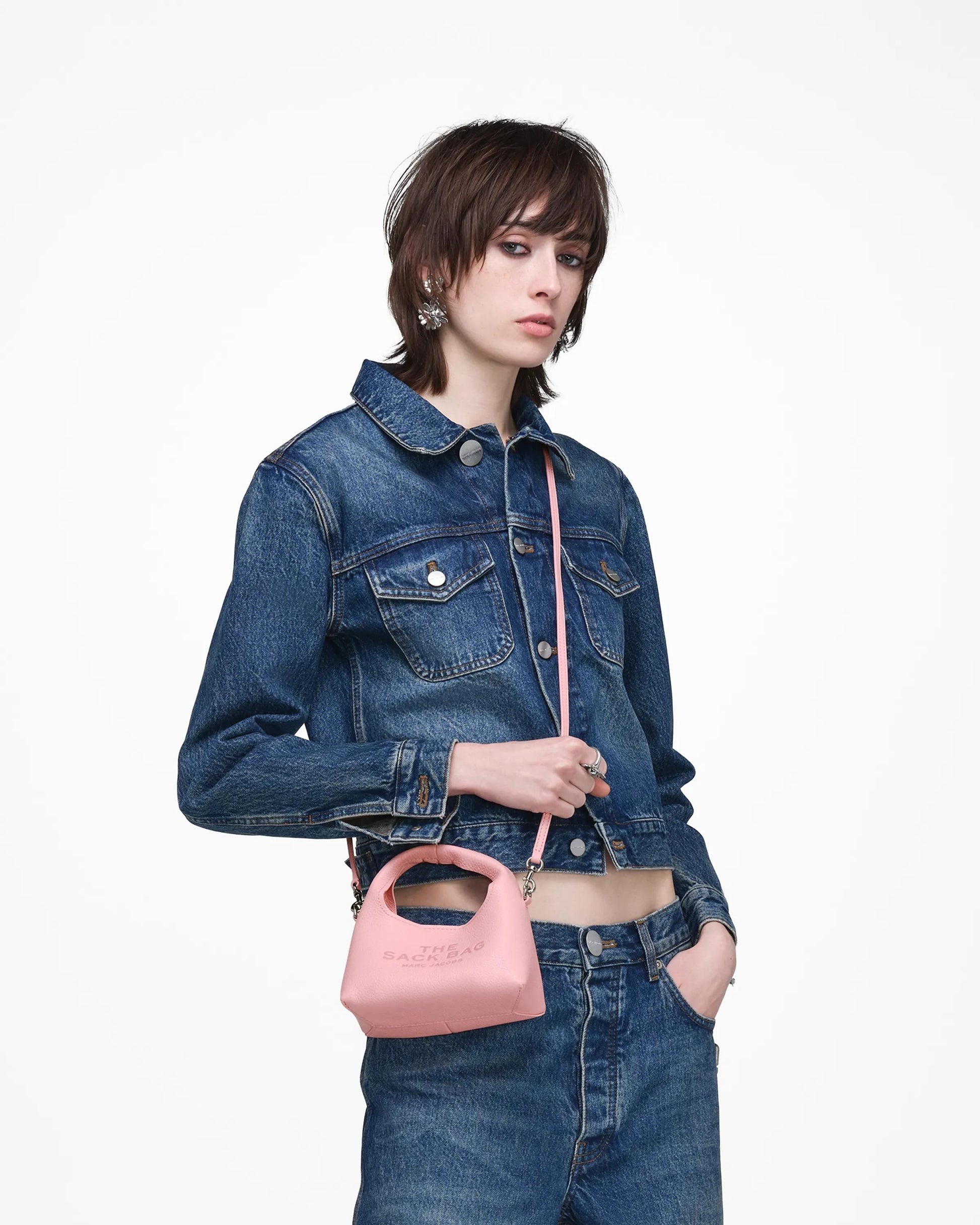 Bolsa Marc Jacobs The Micro Crossbody Sack Bag, Couro Legítimo, cor Rosa Fita, vista lateral | Original Exports