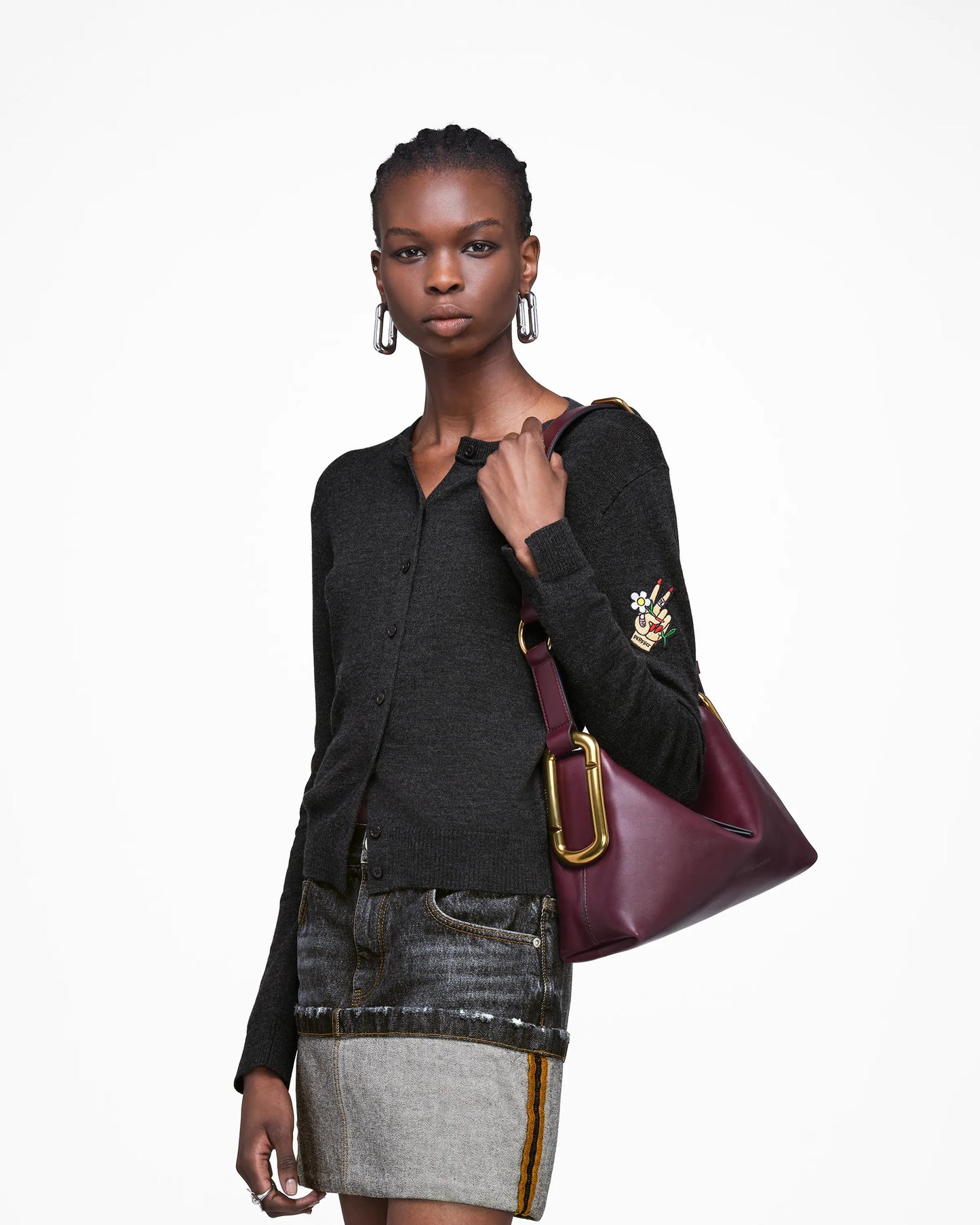 Bolsa Marc Jacobs Scene Medium Shoulder Bag, Couro Legítimo Liso, cor Vinho Tinto Escuro, detalhe do material | Original Exports