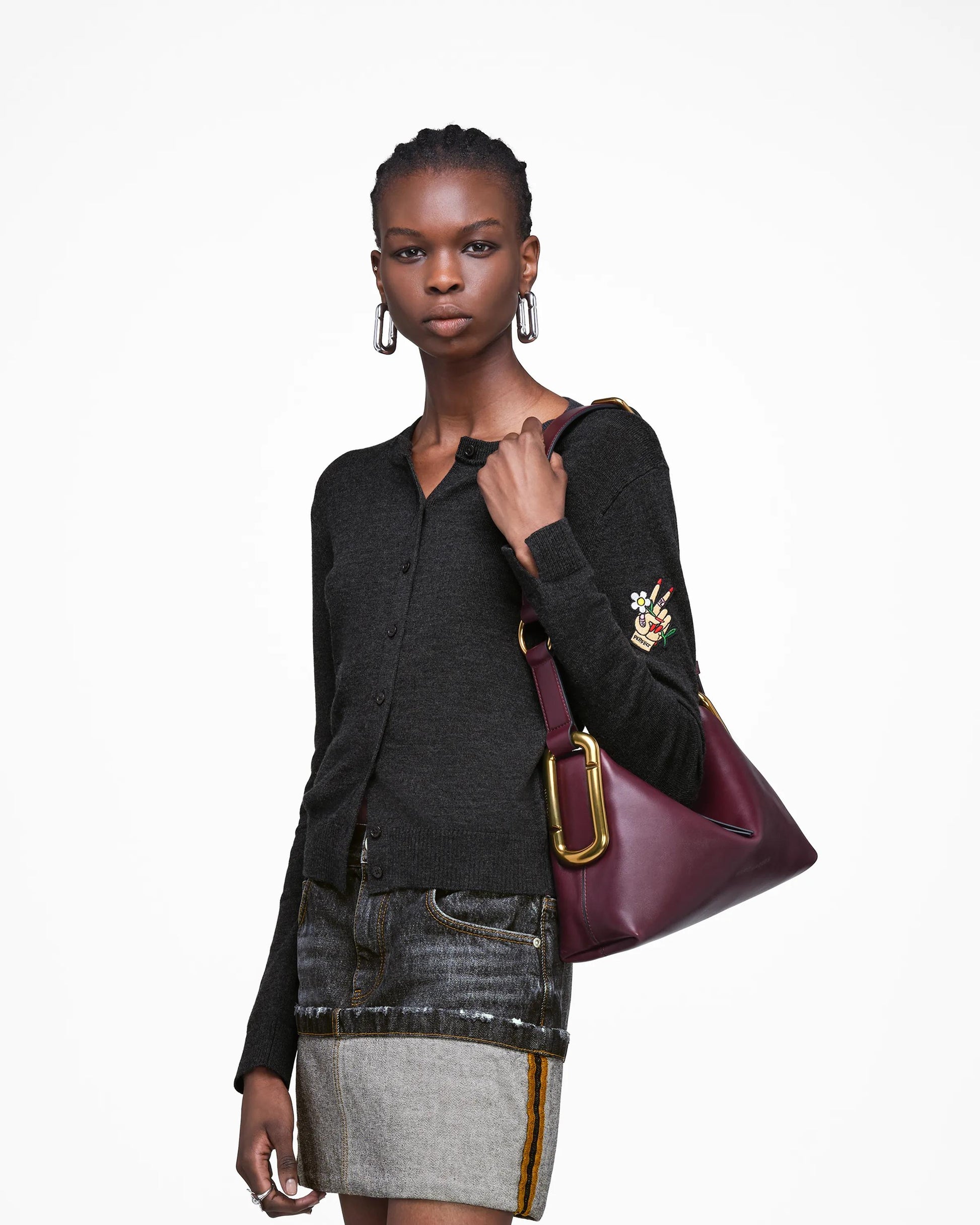 Bolsa Marc Jacobs Scene Medium Shoulder Bag, Couro Legítimo Liso, cor Vinho Tinto Escuro, detalhe do material | Original Exports